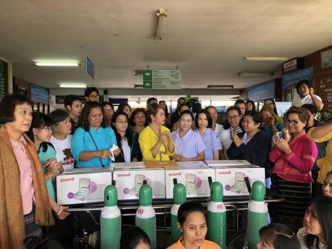 คุณแก้วเสียงธรรม และ คณะ ได้มอบครุภัณฑ์การแพทย์